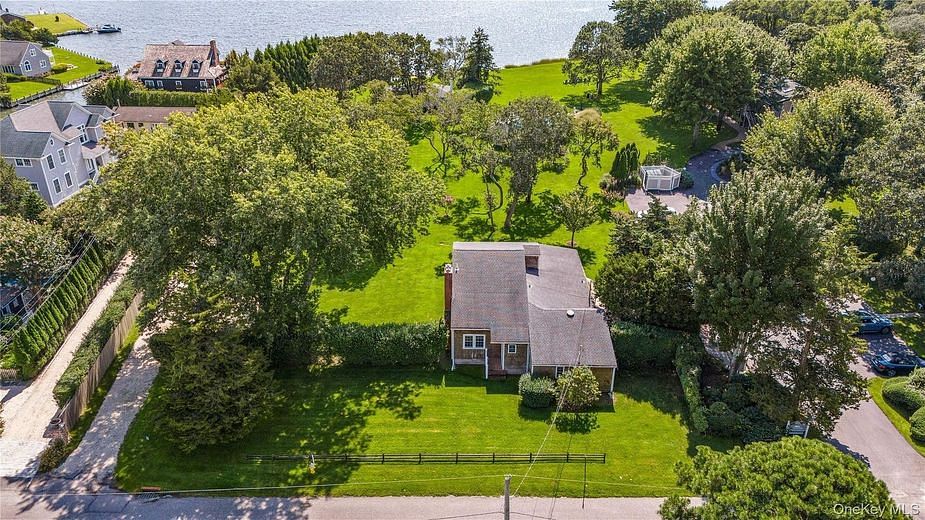 70 Middle Pond Road #22