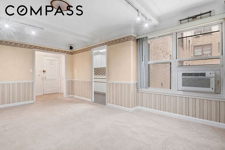 70 Remsen Street #2I