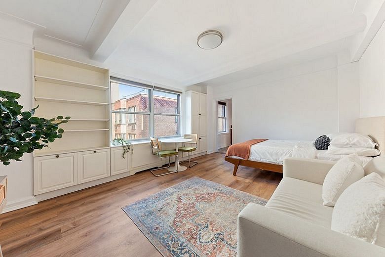 70 Remsen Street #9E