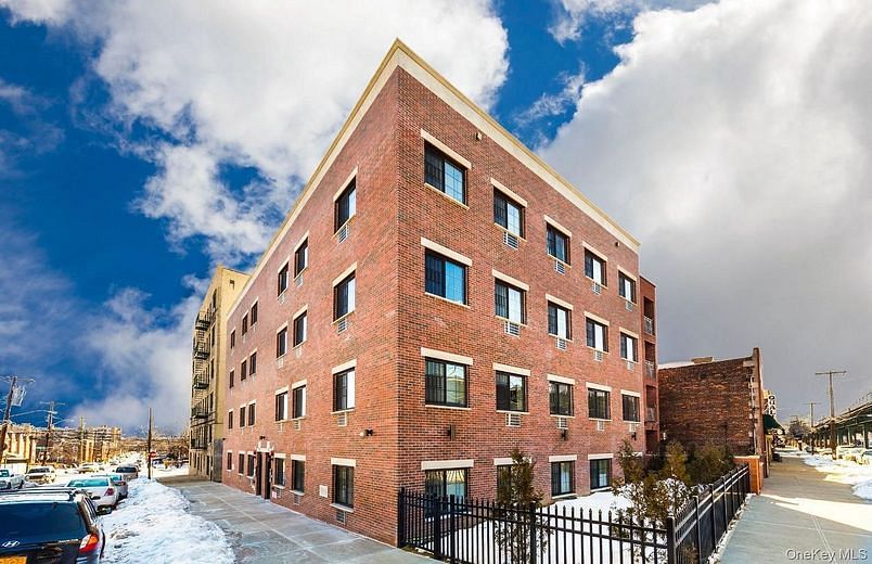700-710 Bartholdi Street