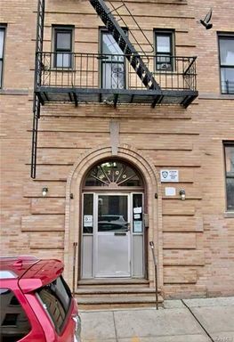 Image 1 of 1 for 700 Oakland Place #5C in Bronx, NY, 10457