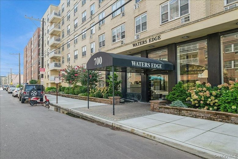 700 Shore Road #7P