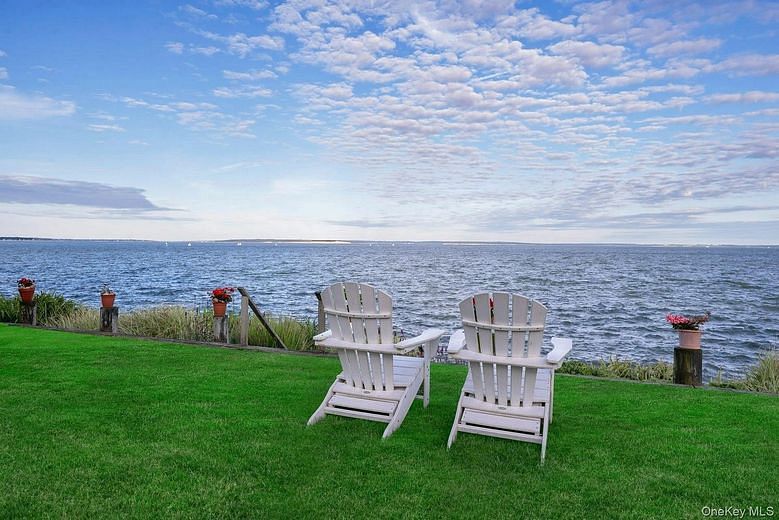 7020 Great Peconic Bay Boulevard