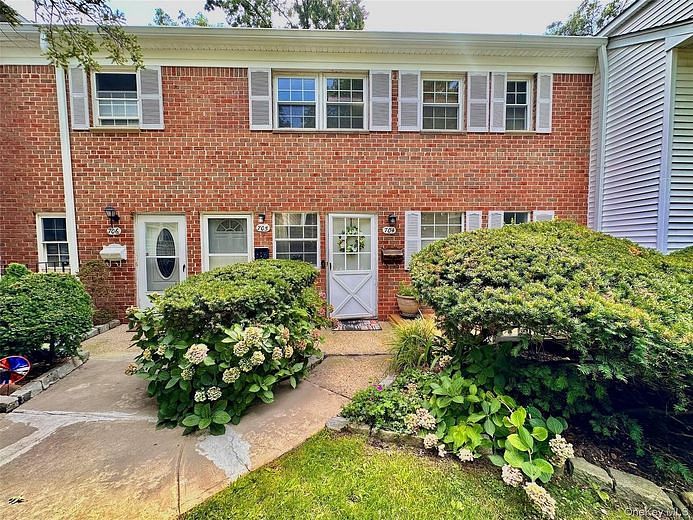 704 Towne House Village Village #704
