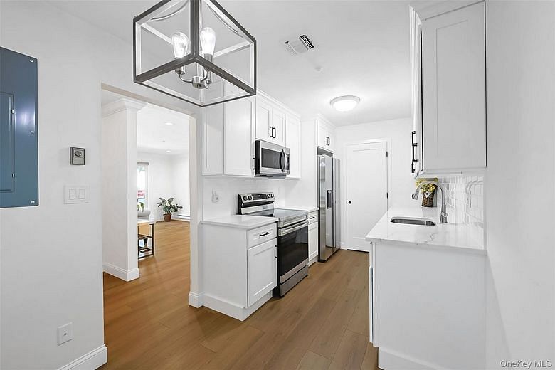 708 W Cabot Court #708