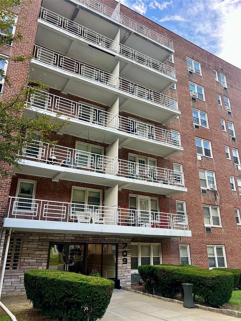 709 Warburton Avenue #7H