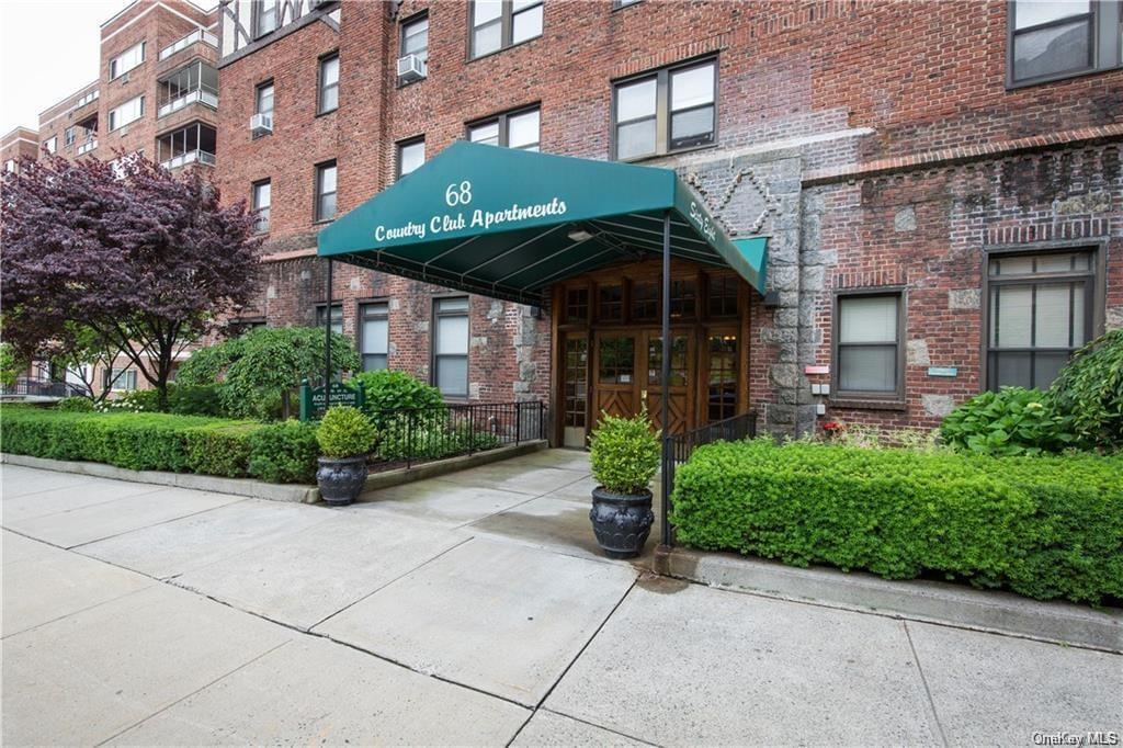 68 E Hartsdale Avenue #2M in Westchester, Hartsdale, NY 10530