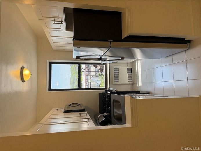 71-11 Yellowstone Boulevard #7R