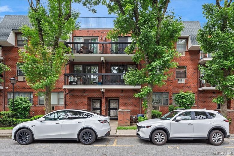 71-28 Sutton Place #3