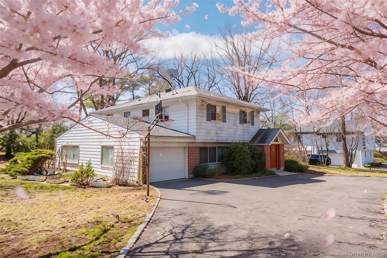 71 Horace Harding Boulevard