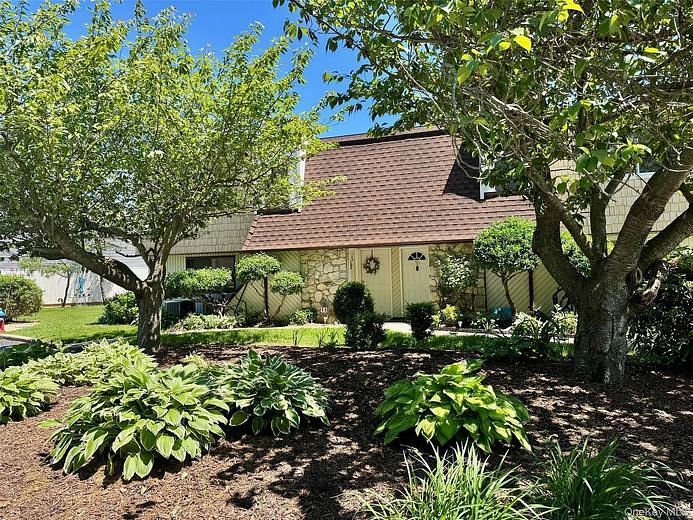 71 Pointe Circle S #71