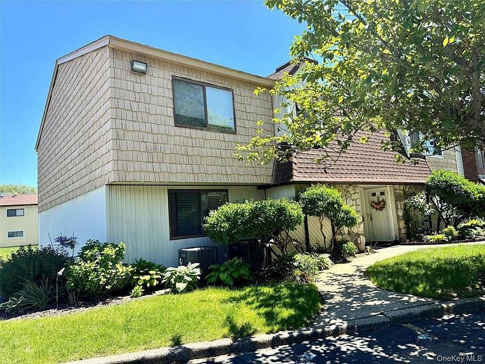 71 Pointe Circle S #71