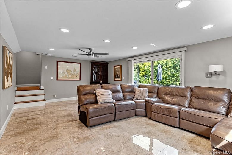 71 Roosevelt Drive
