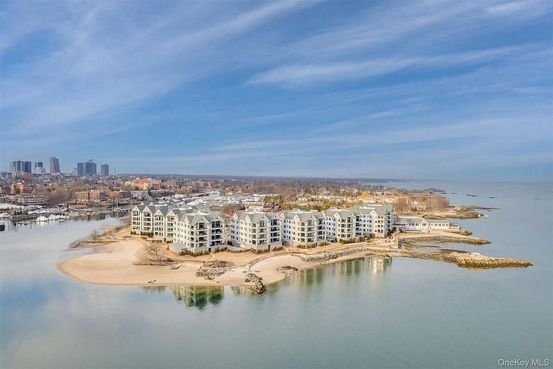 710 Davenport Avenue #8