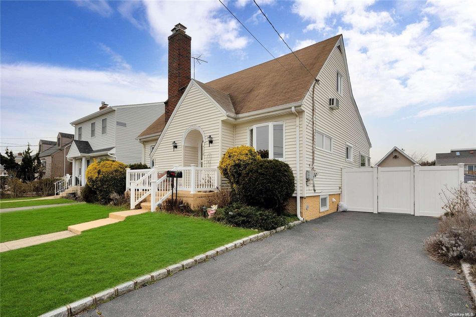 Image 1 of 33 for 710 Farmers Avenue in Long Island, Bellmore, NY, 11710