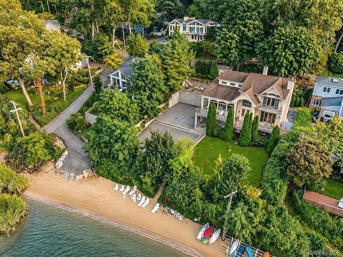 710 Sound View Road