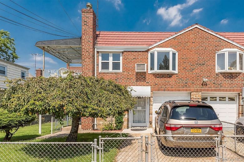 7107 Ditmars Boulevard