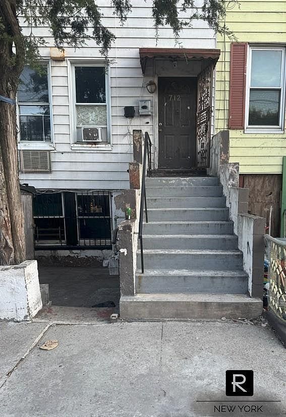 712 East 134th Street