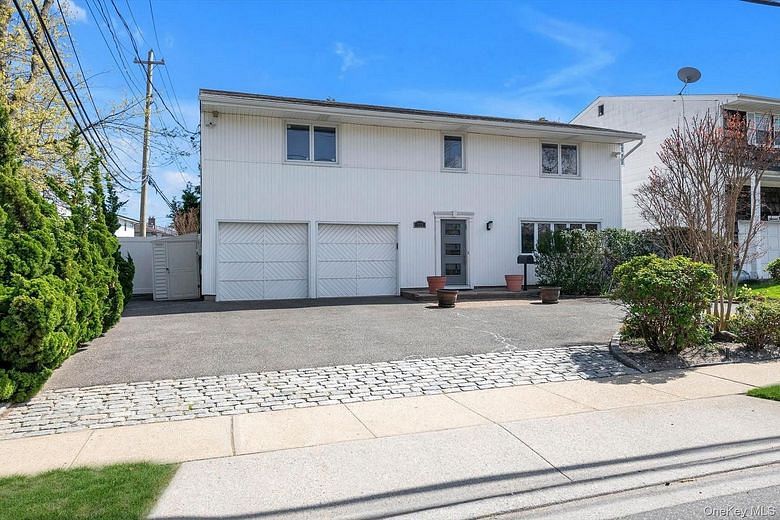 713 Hungry Harbor Road
