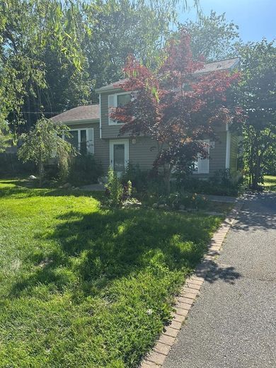 716 Narragansett Avenue