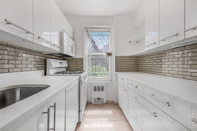 72-10 112 Street #5H