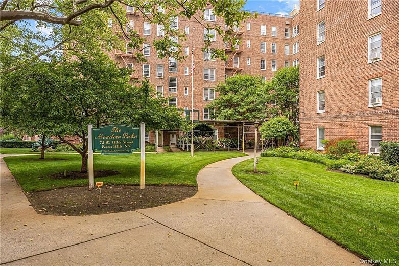 72-61 113th Forest Hills Street #5B