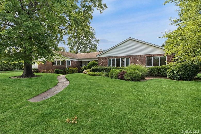 72 Lake End Road