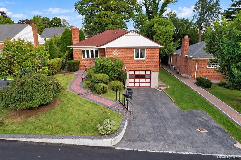 72 Mohawk Road