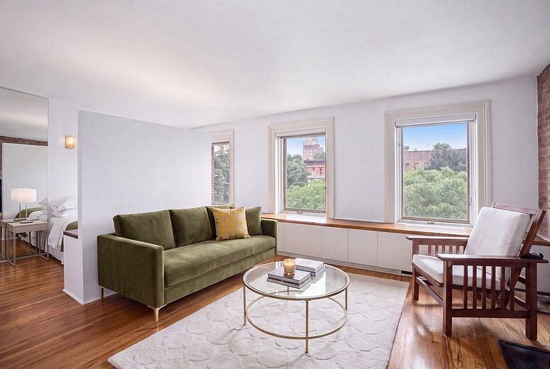 72 Perry Street #4B
