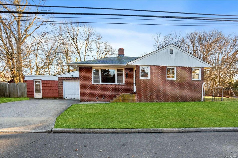 Image 1 of 30 for 720 Railroad Avenue in Long Island, West Babylon, NY, 11704
