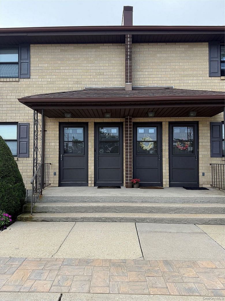 723 Wantagh Avenue