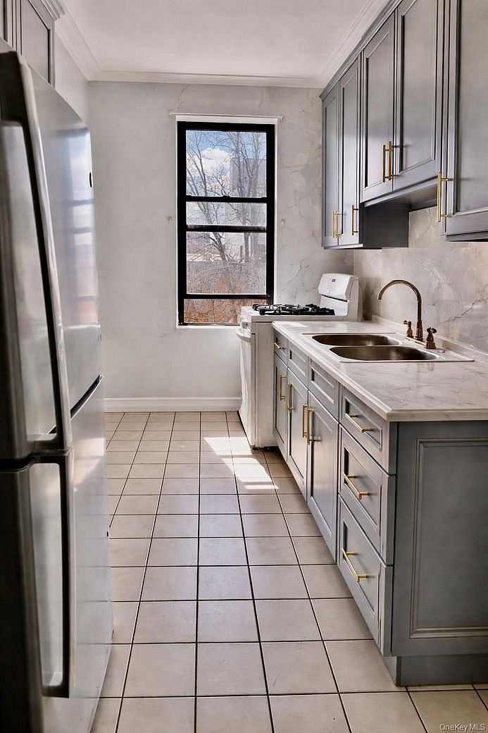 724 E. 216 Street #4D