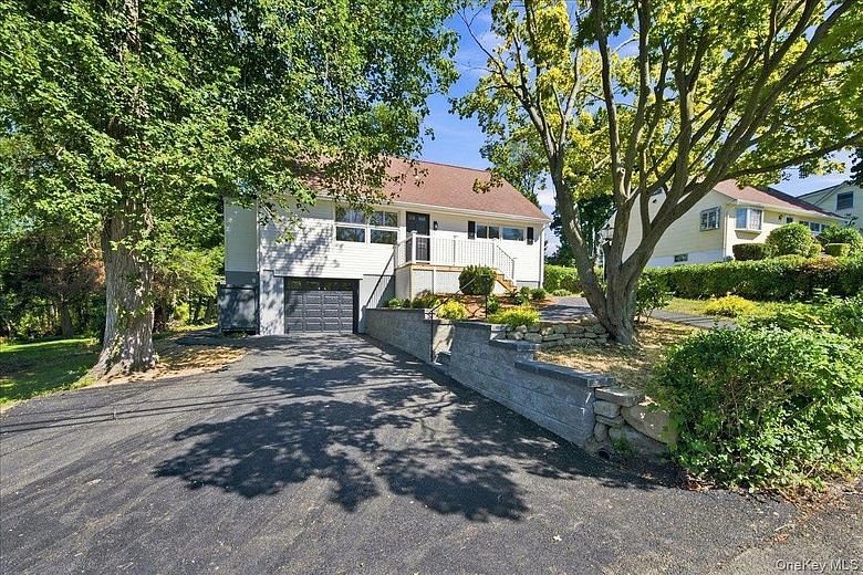 724 Locksley Road