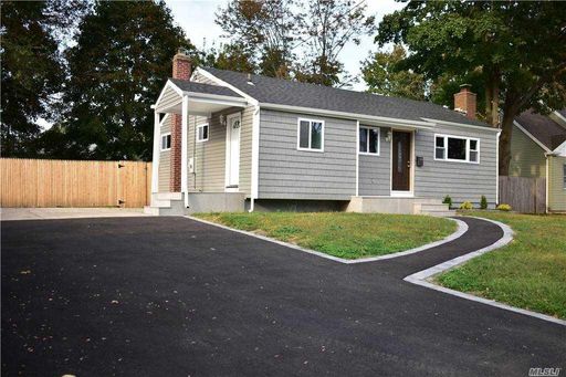 Image 1 of 17 for 3 E Sycamore St in Long Island, Central Islip, NY, 11722