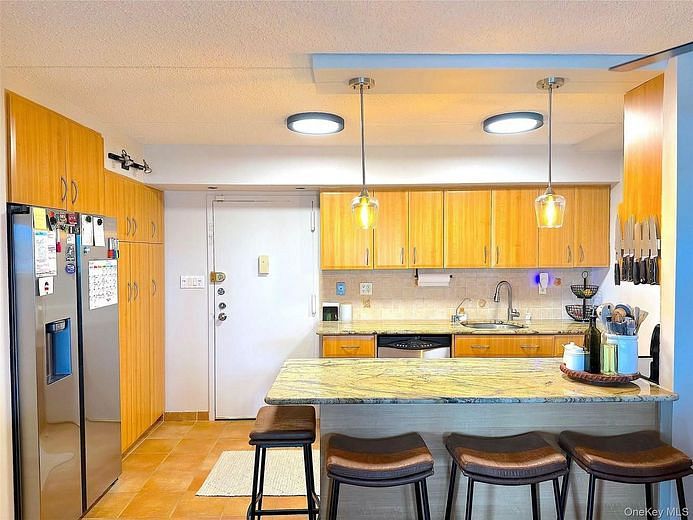 725 Miller Avenue #220