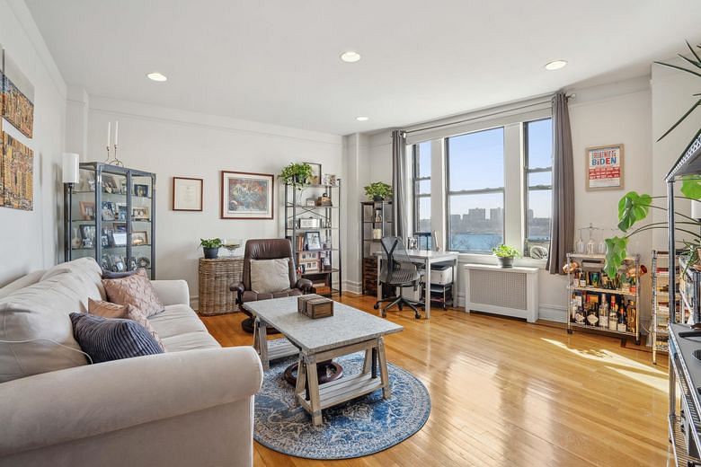 725 Riverside Drive #8D