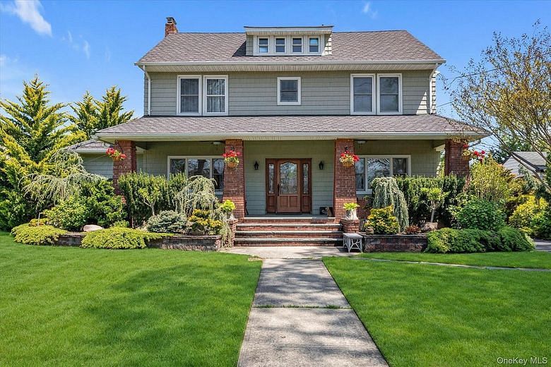 725 Scranton Avenue