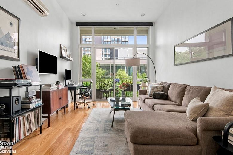 727 Dean street #3R