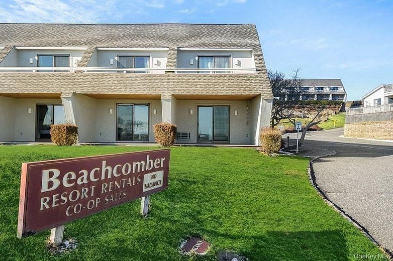 727 Old Montauk Highway #224