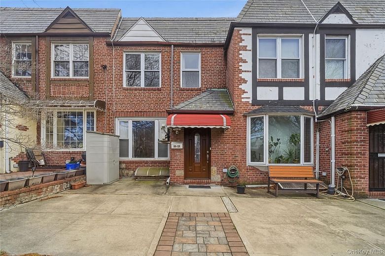 7285 YELLOWSTONE BLVD