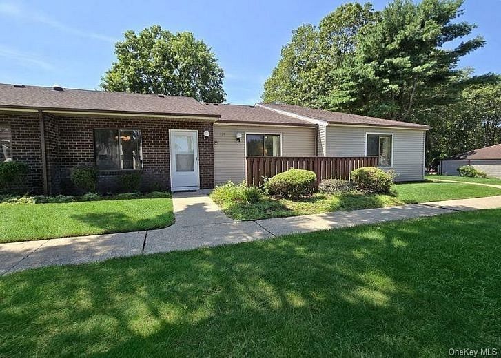 729 Hilltop Court #729