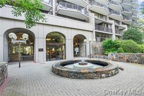 15 Stewart Place #7D in Westchester, White Plains, NY 10603