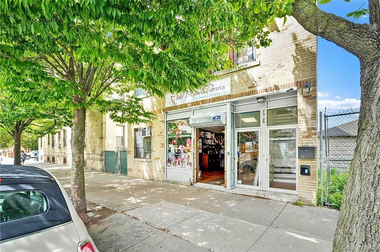73-35 Myrtle Avenue