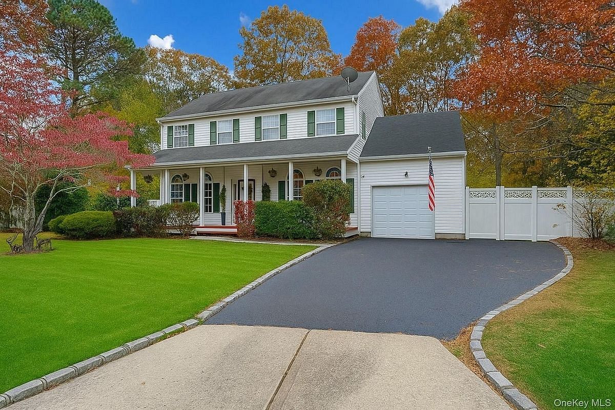 Image 1 of 28 for 73 Chardonnay Drive in Long Island, Coram, NY, 11727