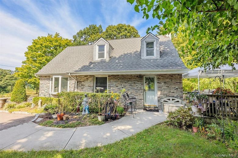 73 Ridgewood Avenue
