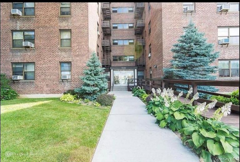 7311 Bell Blvd #2B