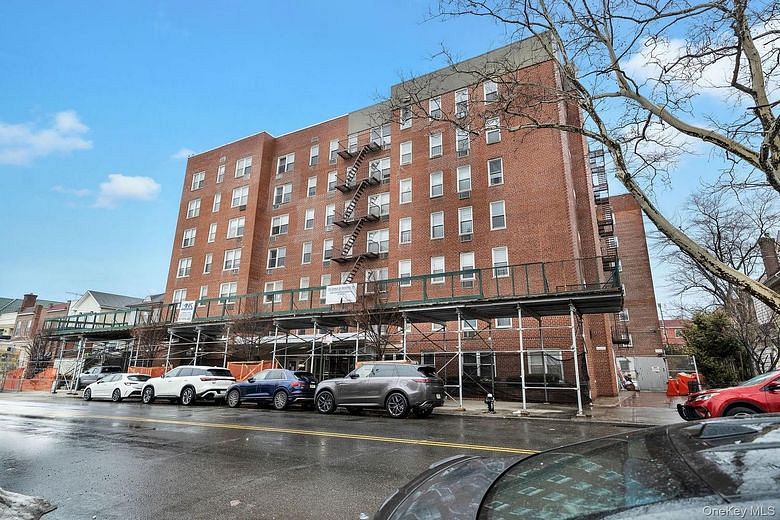 735 Avenue W #6M