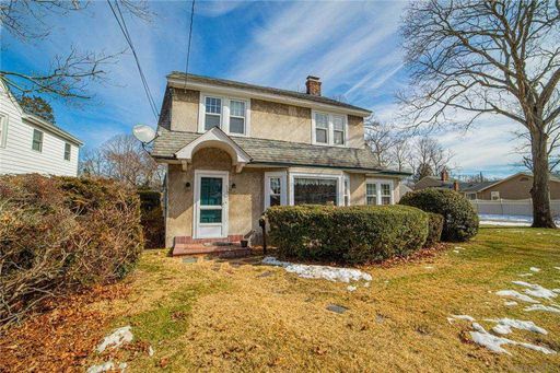 Image 1 of 17 for 510 Manatuck Boulevard in Long Island, Brightwaters, NY, 11718