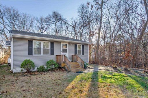 Image 1 of 24 for 12 Mohawk Pl in Long Island, Selden, NY, 11784