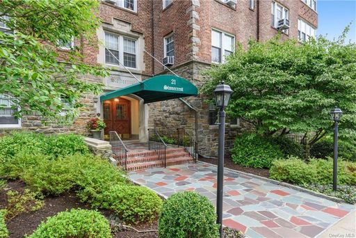 Image 1 of 27 for 21 N Chatsworth Avenue #5K in Westchester, Larchmont, NY, 10538